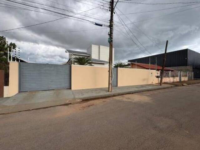 #94 - Casa para Venda em Diamantino - MT